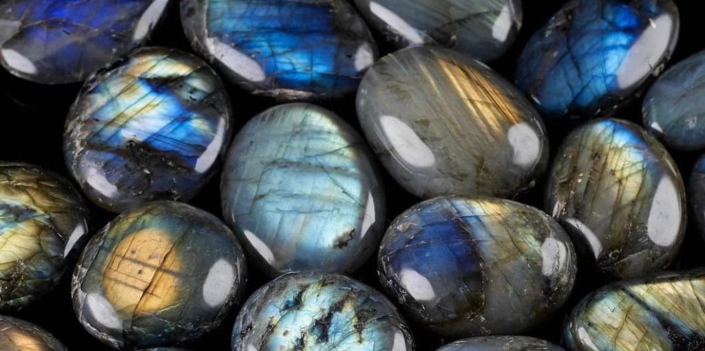 Labradorite : Propriétés Et Vertus • Mon-Talisman.com